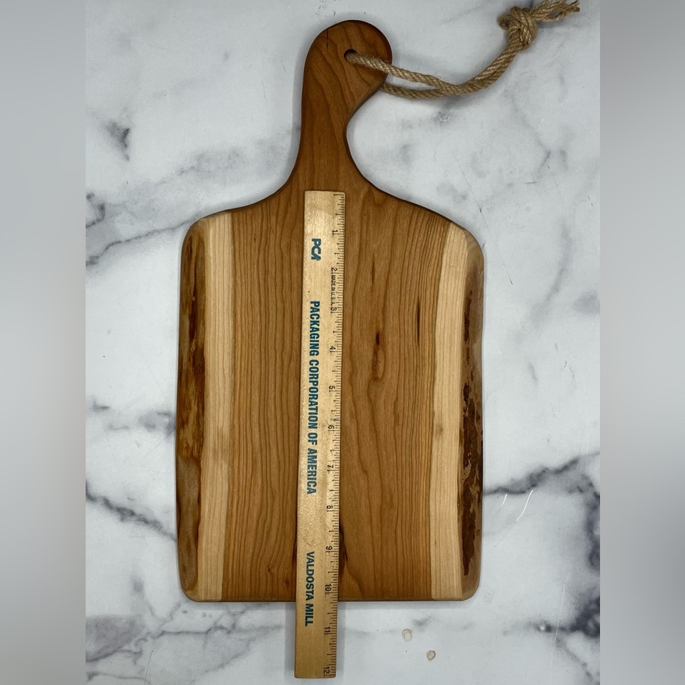 Wooden Cutting Board with Handle - Picture 4 of 5